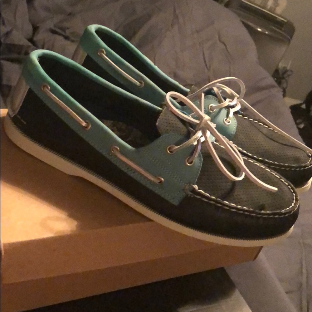 Custom boat shoes inspired by Nike SB Tiffany dunk